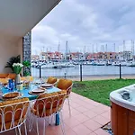 Ravissante Marina Idealement Situee Avec Jacuzzi