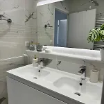 Ravissante Marina Idealement Situee Avec Jacuzzi *