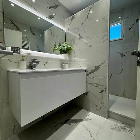 Ravissante Marina Idealement Situee Avec Jacuzzi Holiday home *